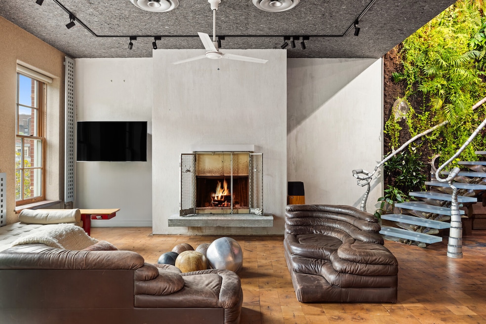 For Sale $5,995,000 • Co-Listing Agent