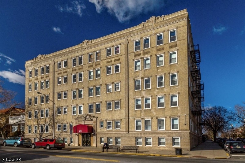 875 Boulevard E unit 9, Weehawken, NJ 07086 - photo 1