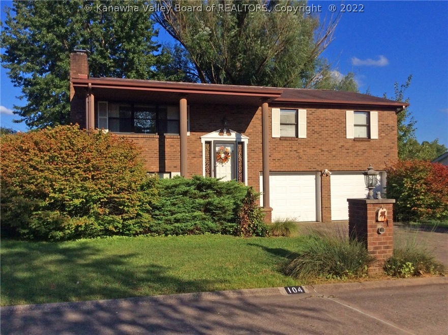 104 Moorefield Place, Teays Valley, WV 25560 - photo 1