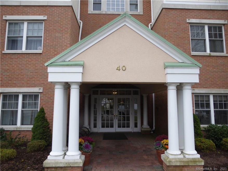 40 Southwick Ct unit 212, Cheshire, CT 06410 - photo 1