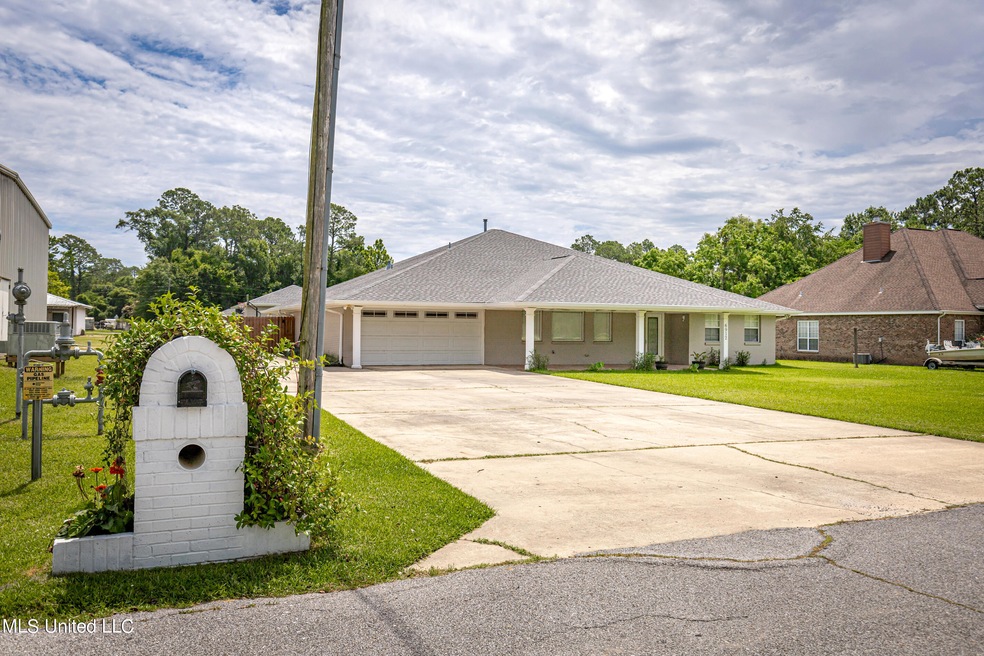 6912 Cheyenne Rd, Biloxi, MS 39532 - photo 1