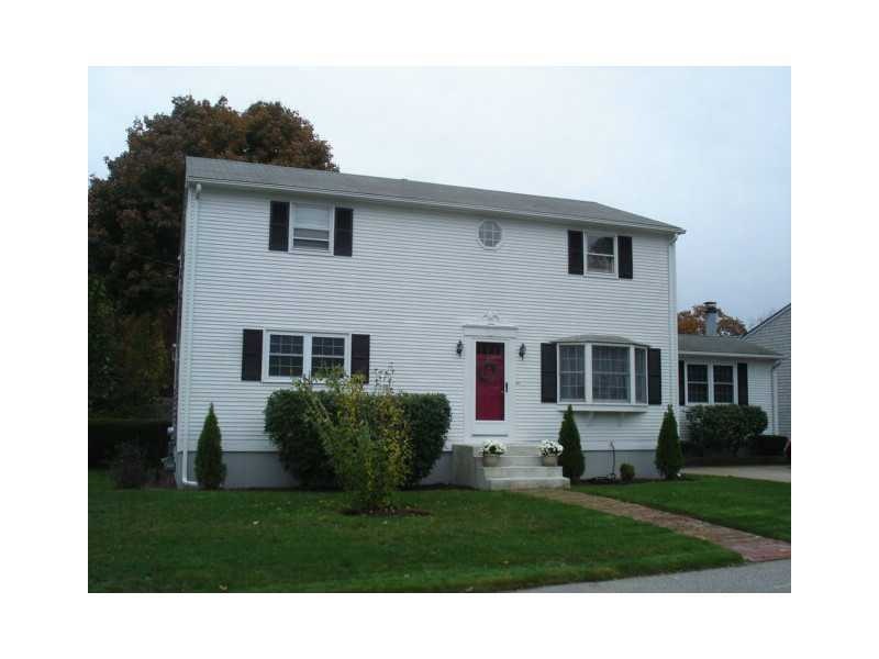 76 Scranton Ave, Warwick, RI 02888 - photo 1