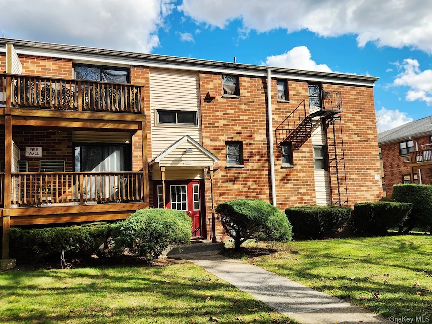 112 Union Rd unit 3L, Spring Valley, NY 10977 - photo 1