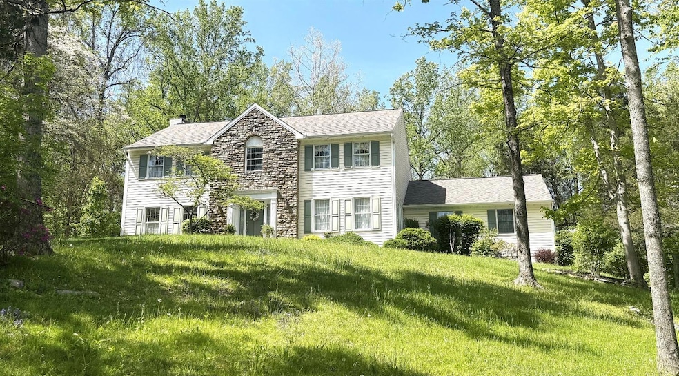 642 Springs Ln, Cincinnati, OH 45255 - photo 1