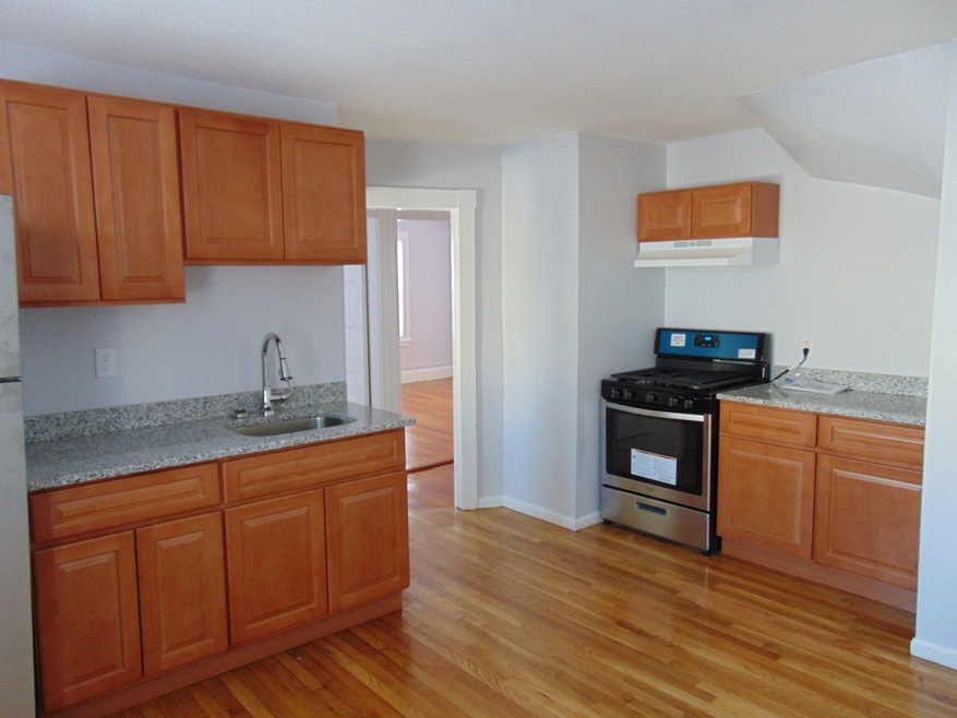 74 Taylor St unit 2, Quincy, MA 02170 - photo 1
