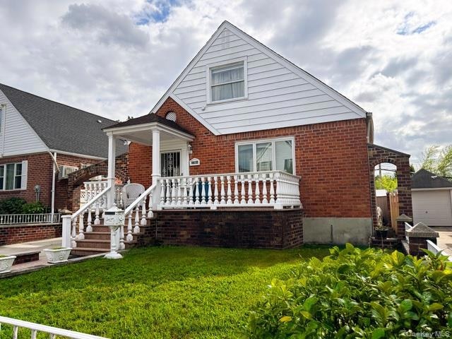 Pending $1,388,000 • Co-Listing Agent