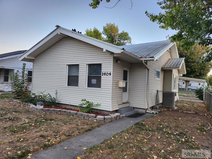 1404 4th Ave E, Twin Falls, ID 83301 - photo 1