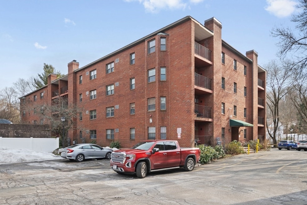 Totten Pond Village unit 48C, Waltham, MA 02451 - photo 1