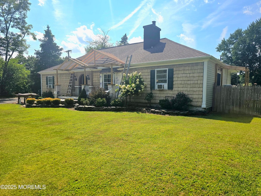 Pending $499,900 • Co-Listing Agent