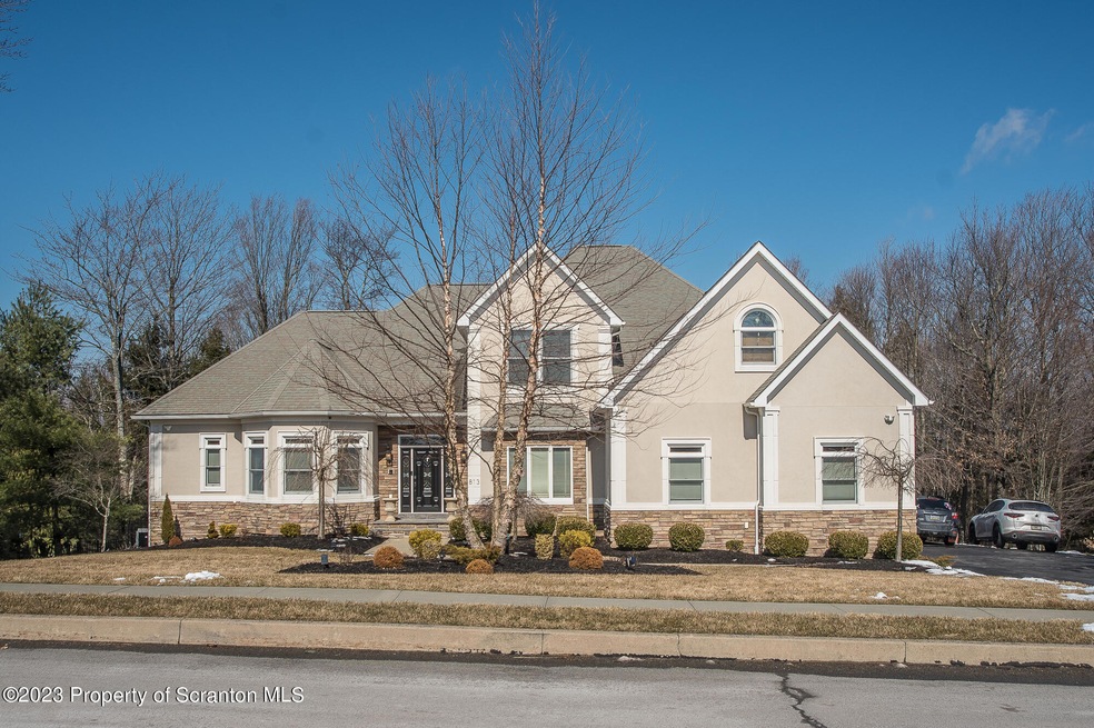 813 Parkview Rd, Moscow, PA 18444 - photo 1