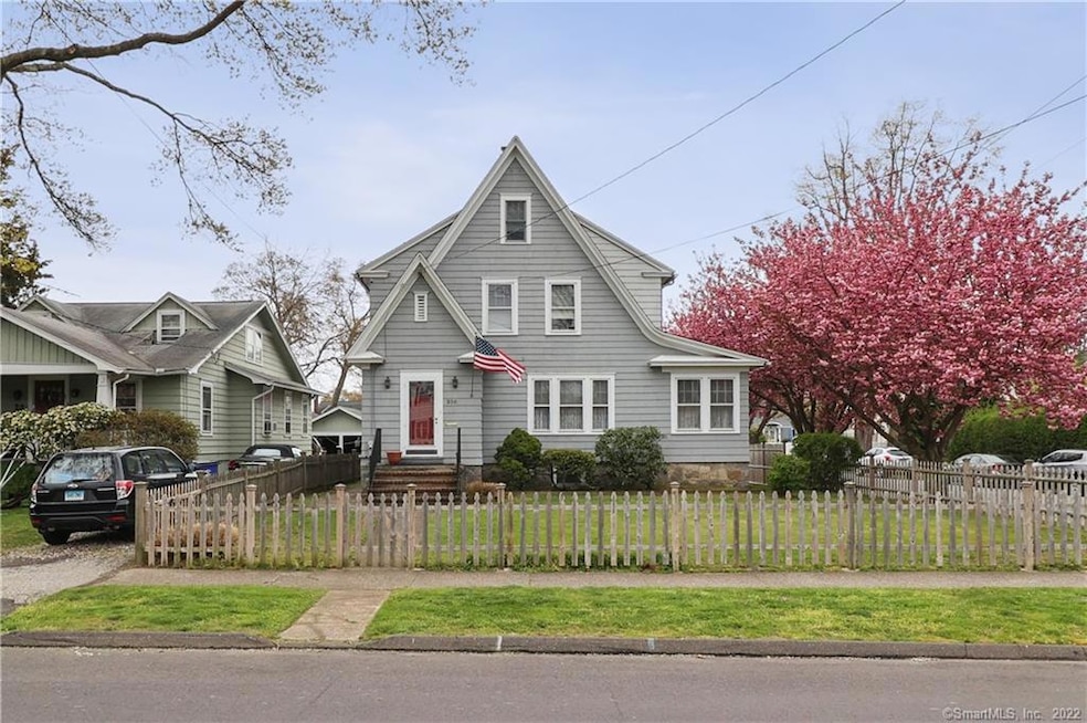 210 Rowland Rd, Fairfield, CT 06824 - photo 1