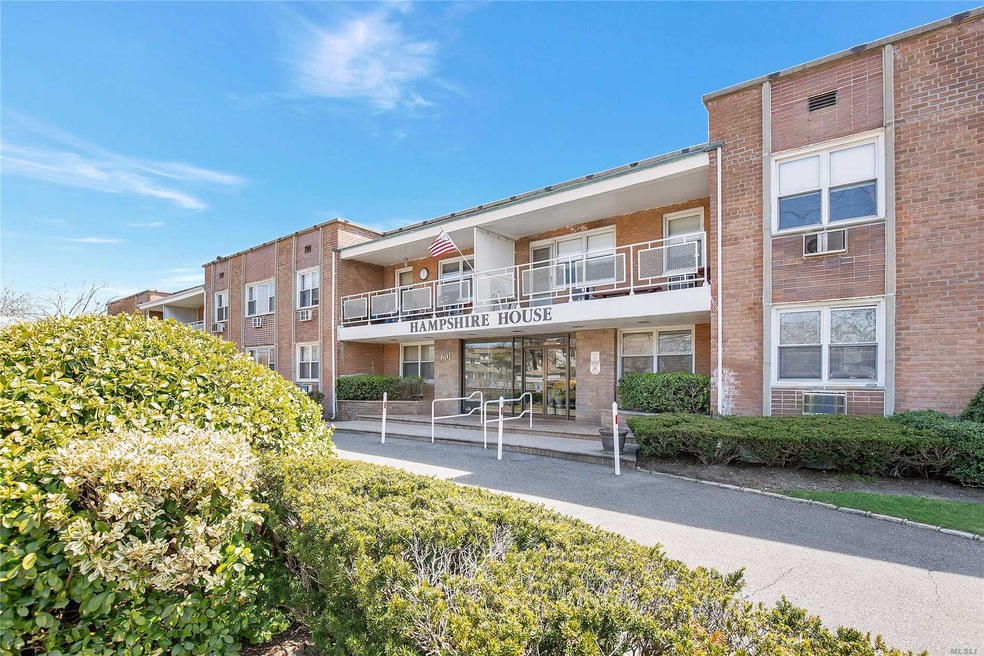 601 Chestnut St unit A-11, Cedarhurst, NY 11516 - photo 1