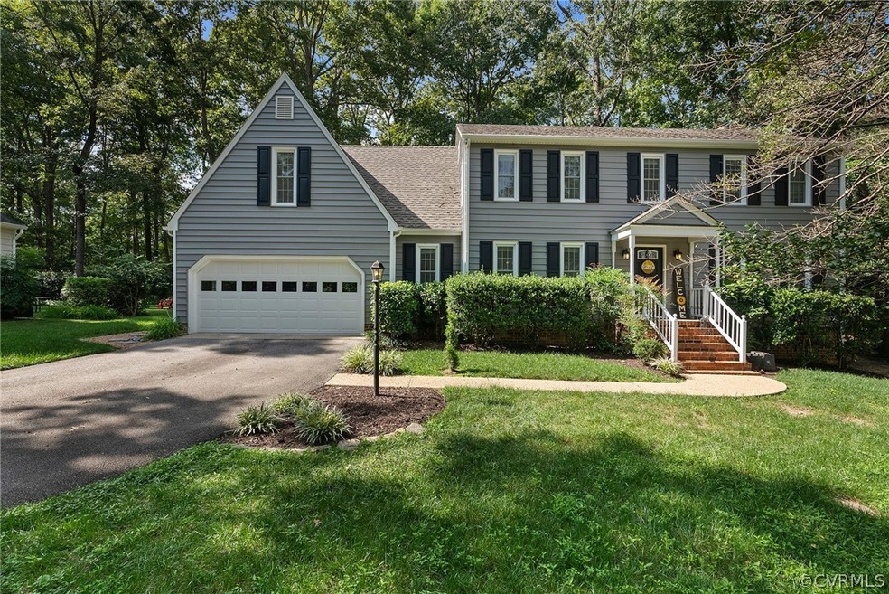 Set in a cul de sac, private and convenient!