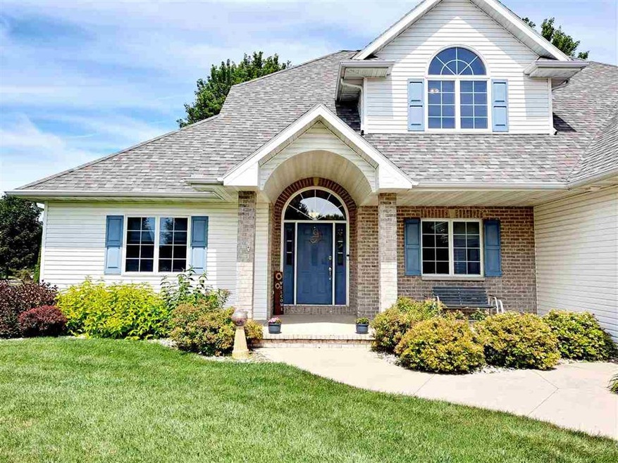 W5922 Sweet Pea Dr, Appleton, WI 54915 - photo 1