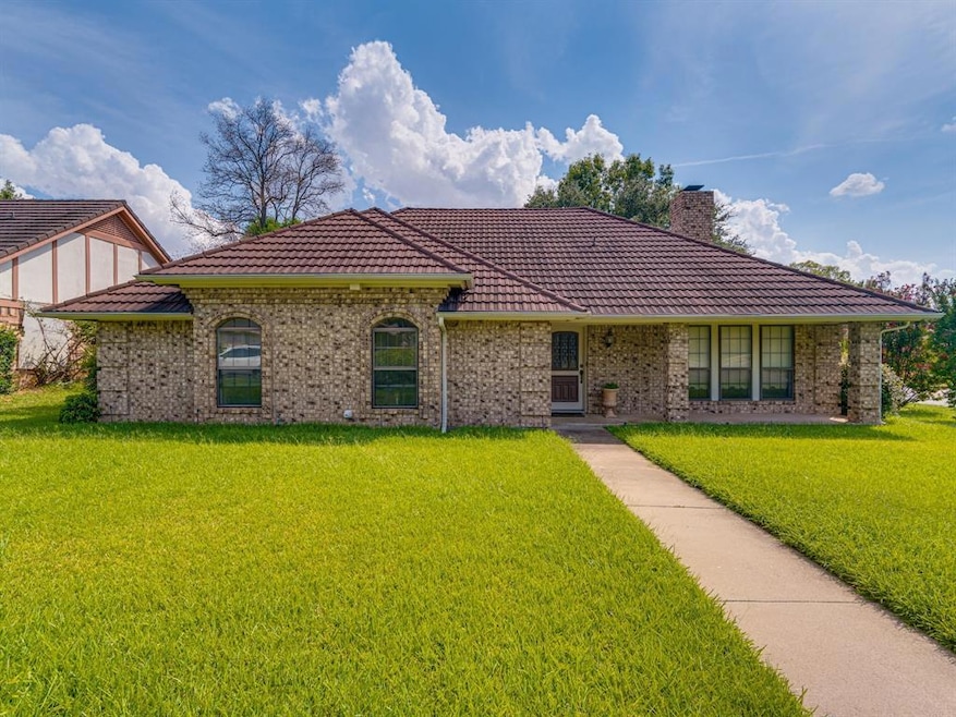 300 Carolyn Dr, Bedford, TX 76021 - photo 1