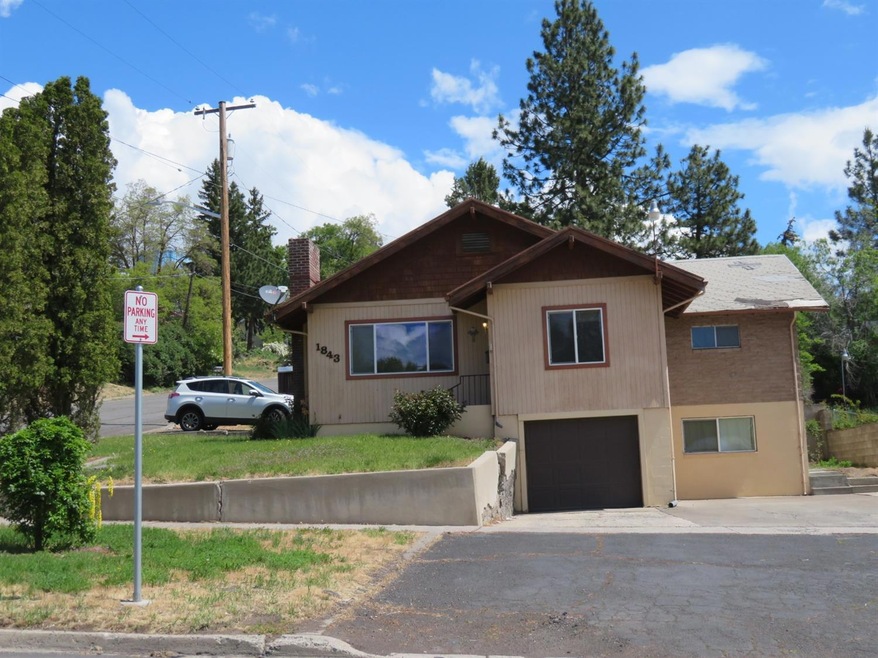 1843 Oregon Ave, Klamath Falls, OR 97601 - photo 1