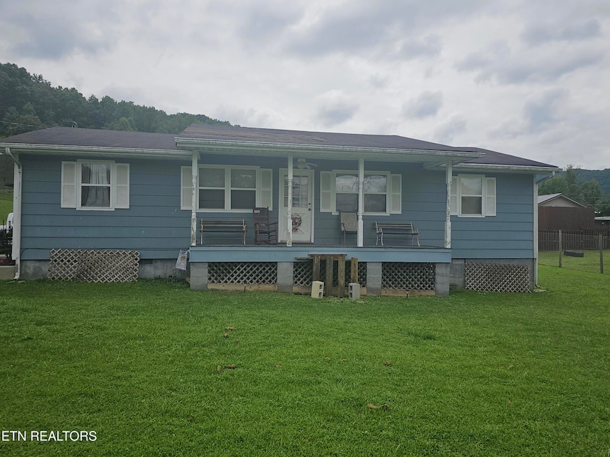 101 Earle Ln, Middlesboro, KY 40965 - photo 1