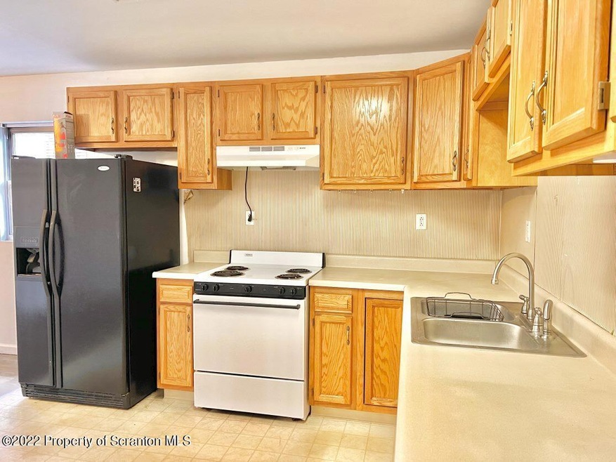 609 Mill St, Dunmore, PA 18512 - photo 1