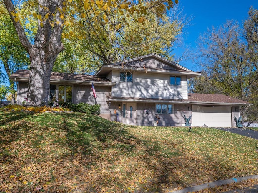 3032 Independence Cir N, New Hope, MN 55427 - photo 1