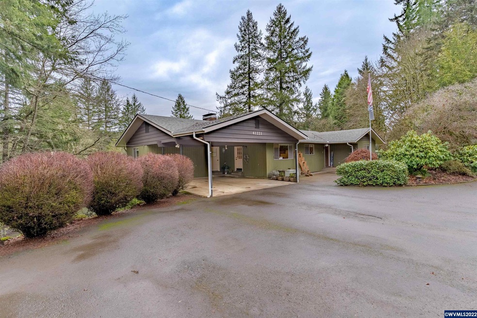 Sold $599,900 • Co-Listing Agent