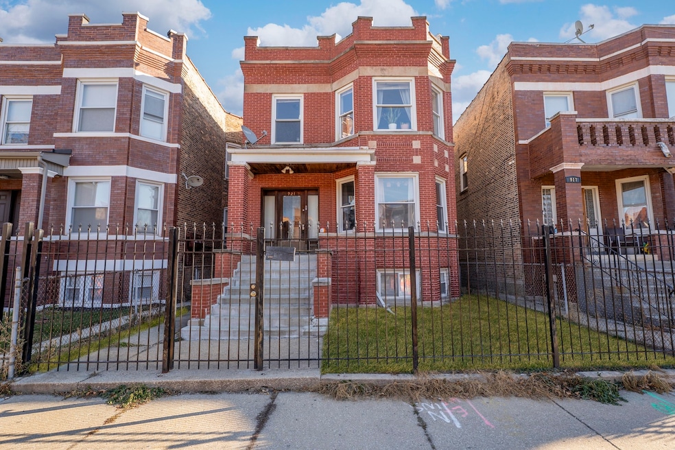 unlisted-address, Chicago, IL 60651 - photo 1