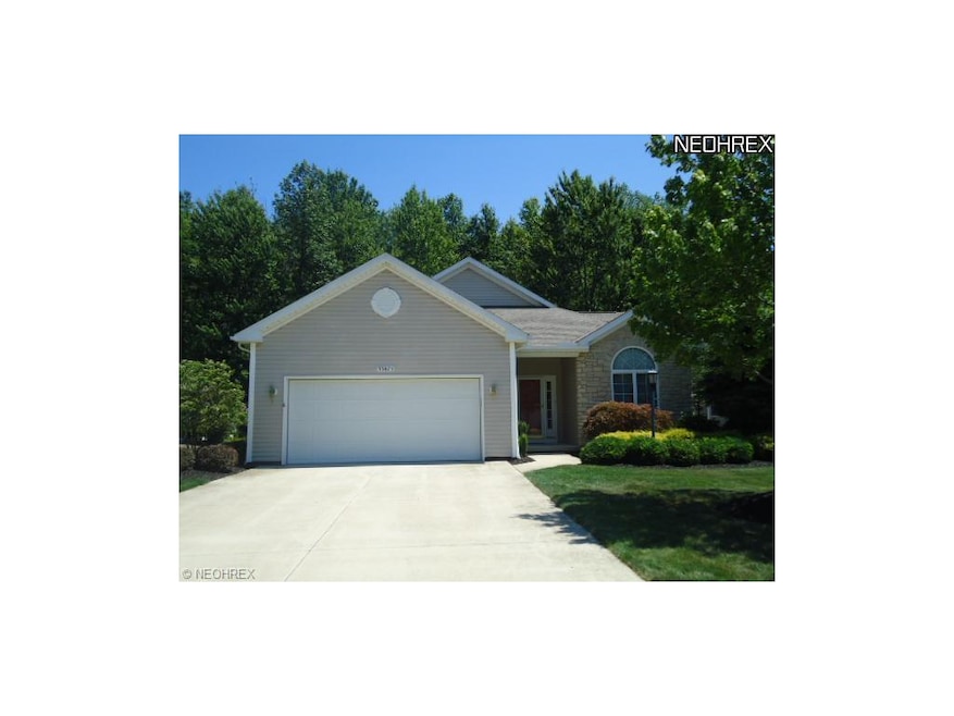 This 3 bedroom 2 1/2 bath cluster ranch shows like