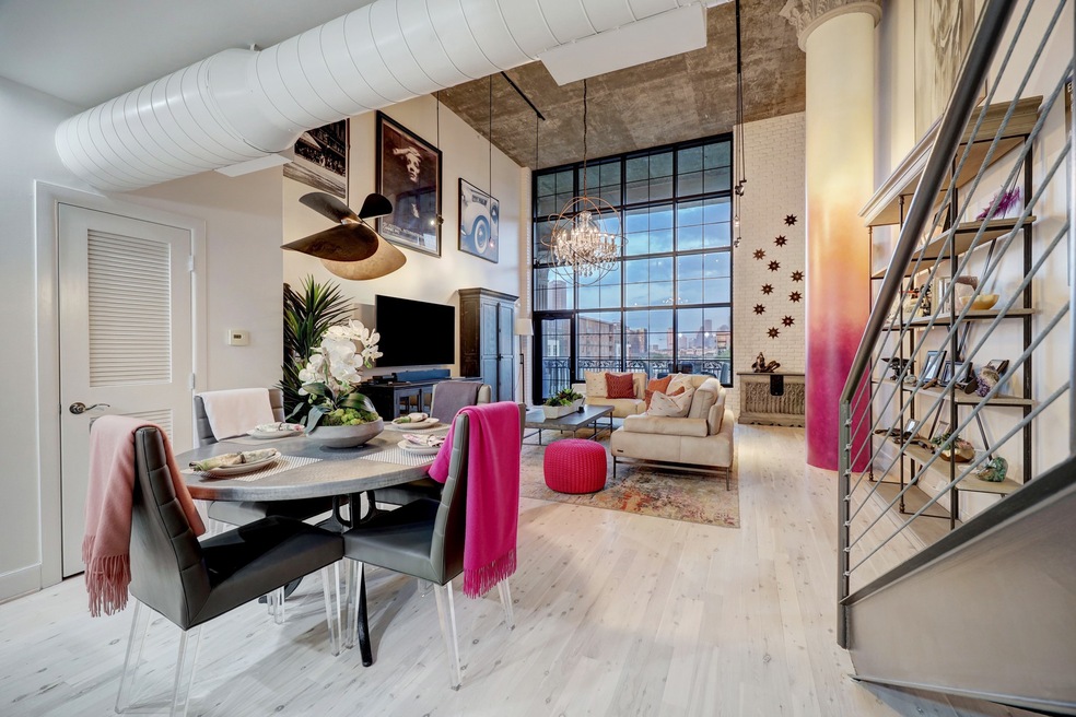 Beautiful open floor plan with new floors and colo