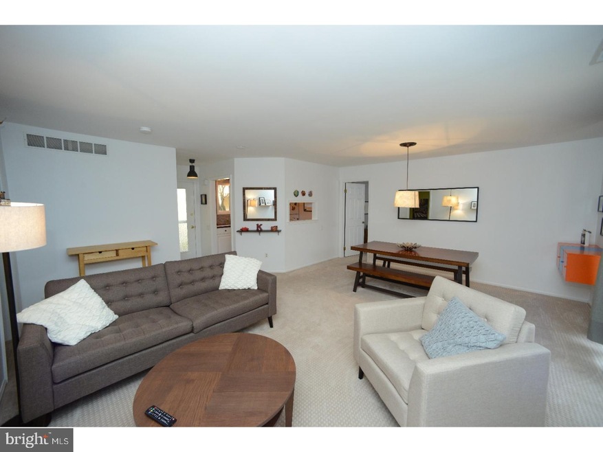 302 Pritchard Place unit 302, Newtown Square, PA 19073 - photo 1