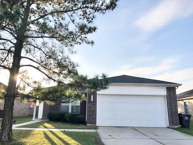 3112 Centennial Village Dr, Pearland, TX 77584 - photo 1