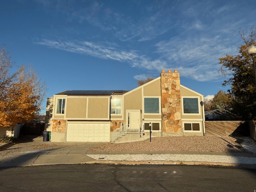 101 E Rembrandt Cir, Sandy, UT 84070 - photo 1