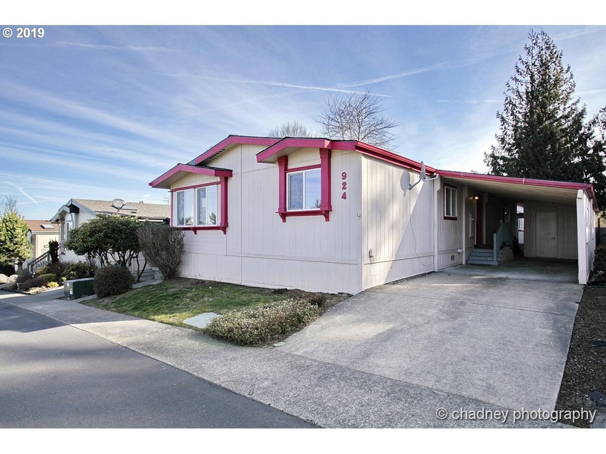 924 SW Fox Place unit 48, Troutdale, OR 97060 - photo 1