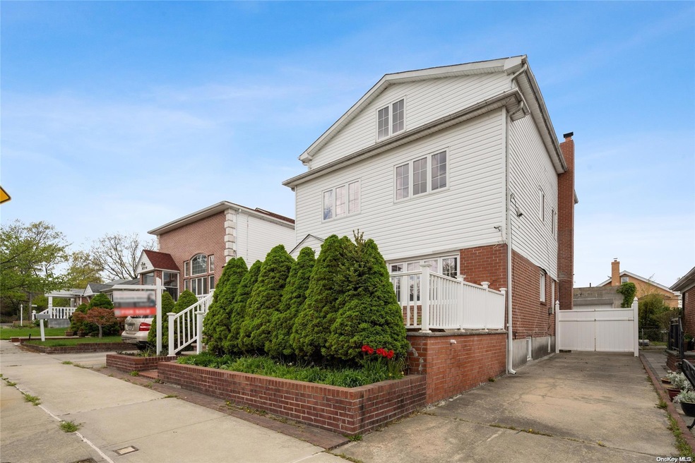 26215 60th Ave, Little Neck, NY 11362 - photo 1