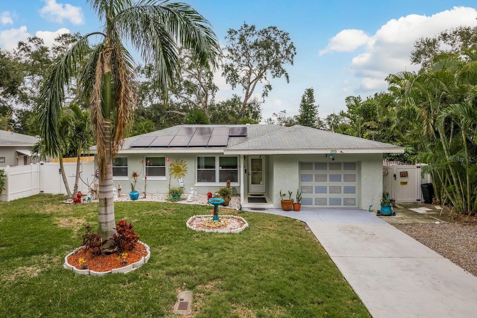 1611 San Charles Dr, Dunedin, FL 34698 - photo 1