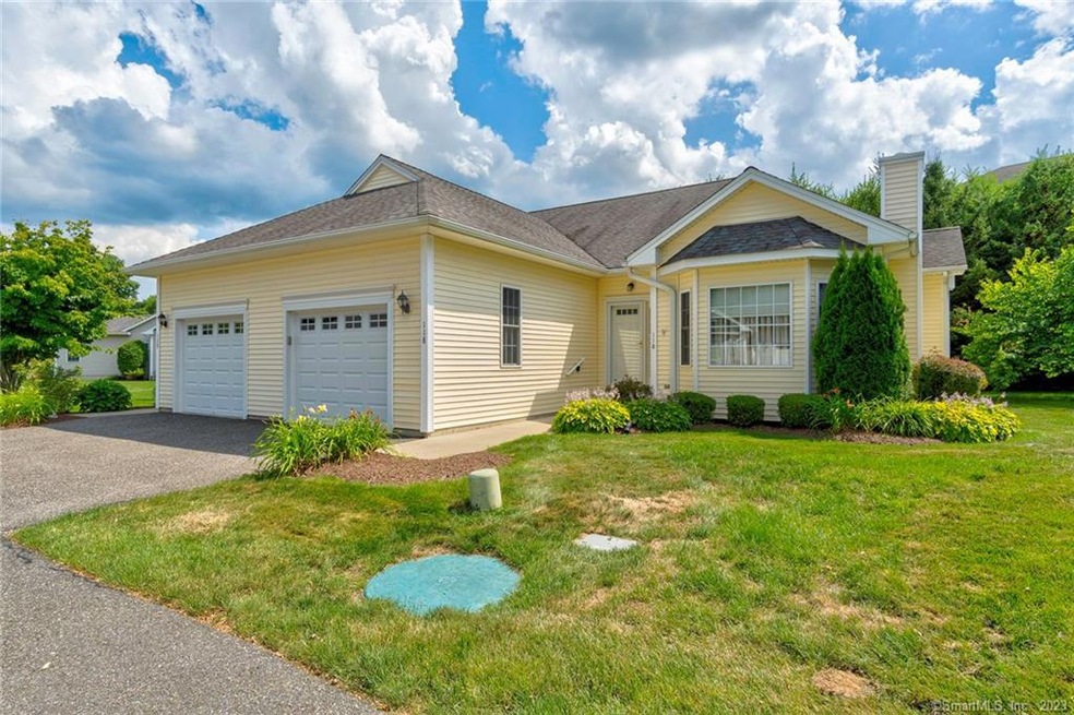 118 Pondview Cir unit 118, Beacon Falls, CT 06403 - photo 1