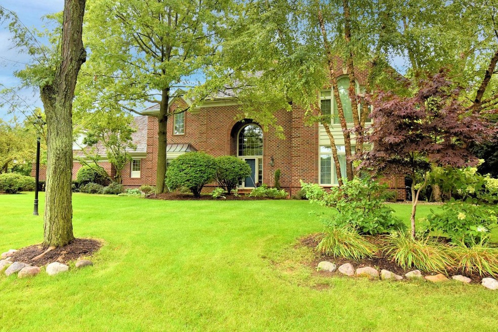 10422 N Pine Ridge Cir