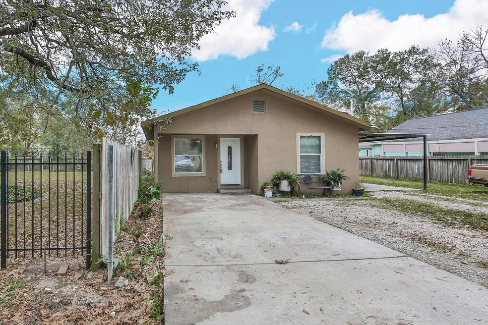 4929 Creekmont Dr, Houston, TX 77091 - photo 1