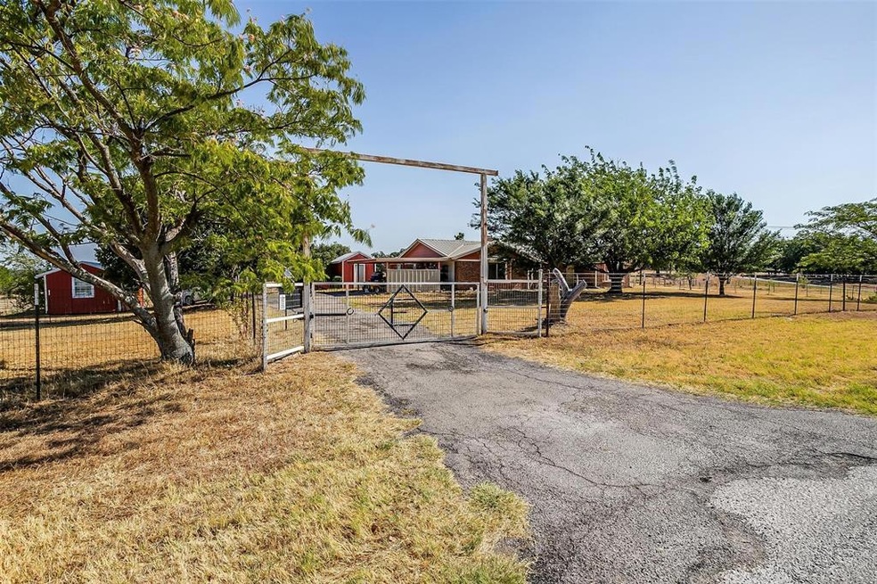 160 Meadow Brook Ct, Springtown, TX 76082 - photo 1