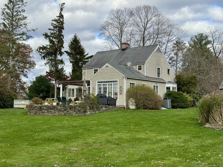 6 Sarah Sanford Rd W, Bridgewater, CT 06752 - photo 1