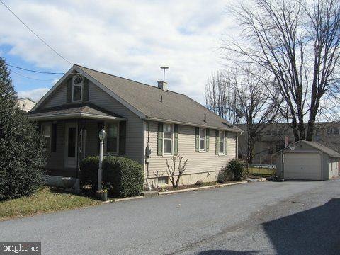 38 E Main St, Leola, PA 17540 - photo 1