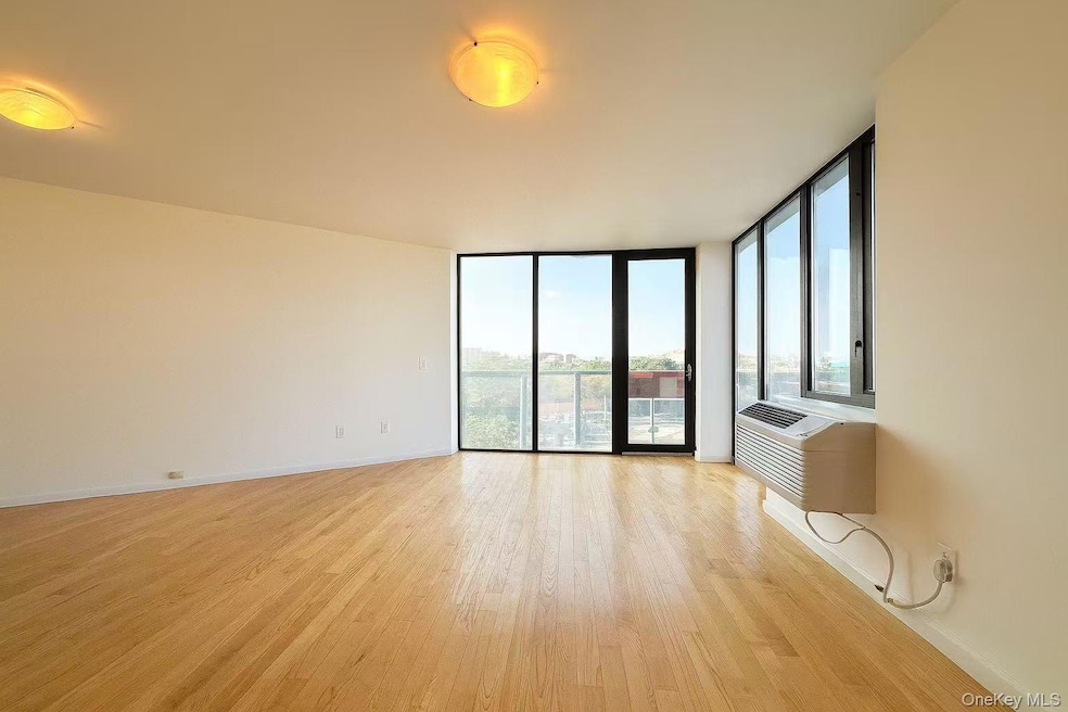 For Sale $724,000 • Co-Listing Agent