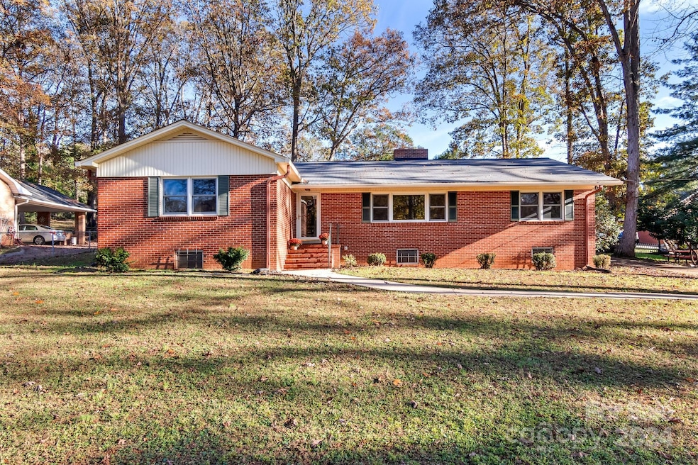 700 Parkwood Rd, Shelby, NC 28150 - photo 1