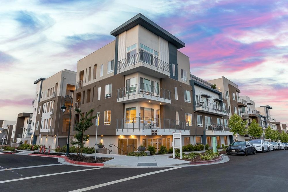 Premium corner unit location with amazing views!