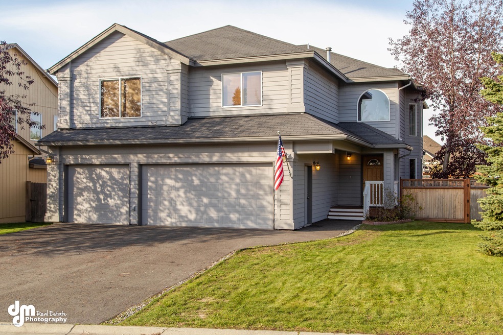 Exterior Front_1722-FULL
