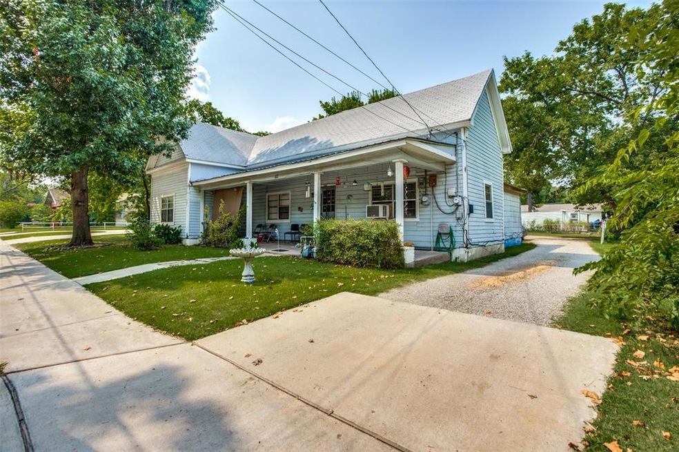 707 E 9th St, Bonham, TX 75418 - photo 1