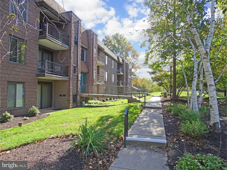 84 Oakridge Dr unit 84, Langhorne, PA 19047 - photo 1