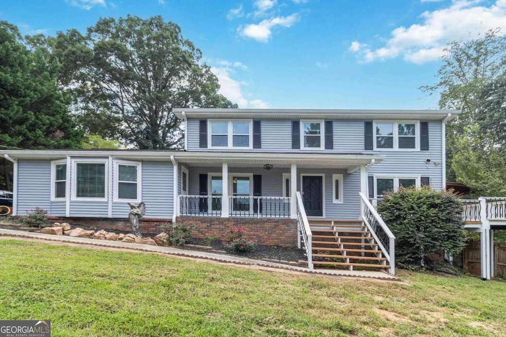 1647 Grandeus Ln SW, Stone Mountain, GA 30087 - photo 1