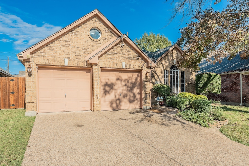 2305 Bridgeton Ln, Bedford, TX 76021 - photo 1