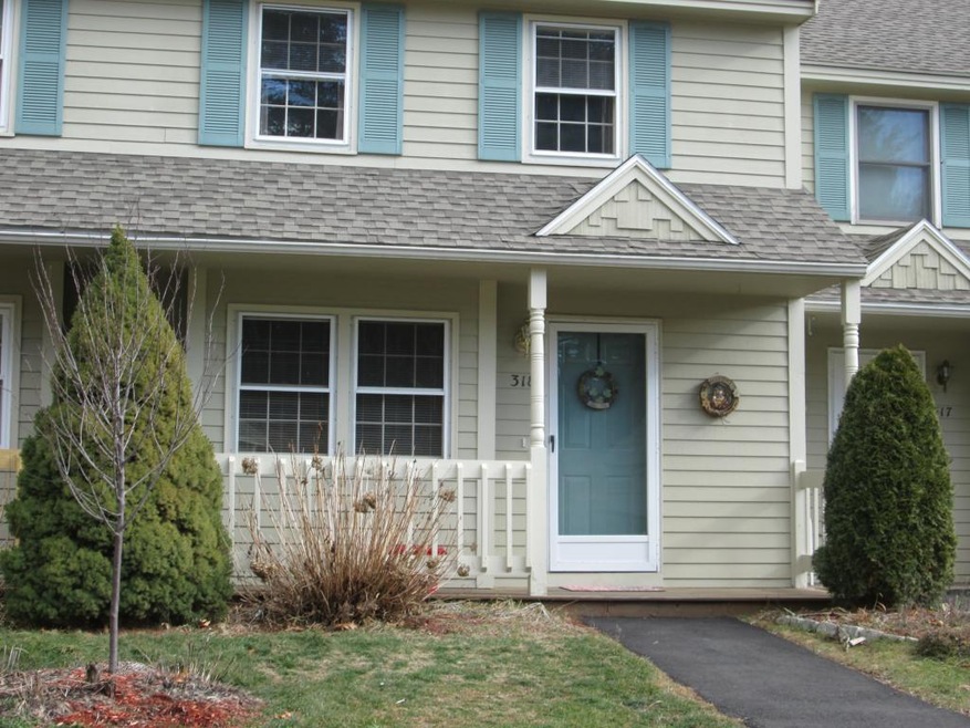 318 Winding Pond Rd unit 318, Londonderry, NH 03053 - photo 1