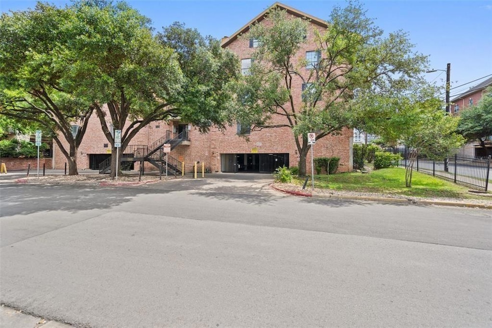 2401 Leon St unit 201, Austin, TX 78705 - photo 1