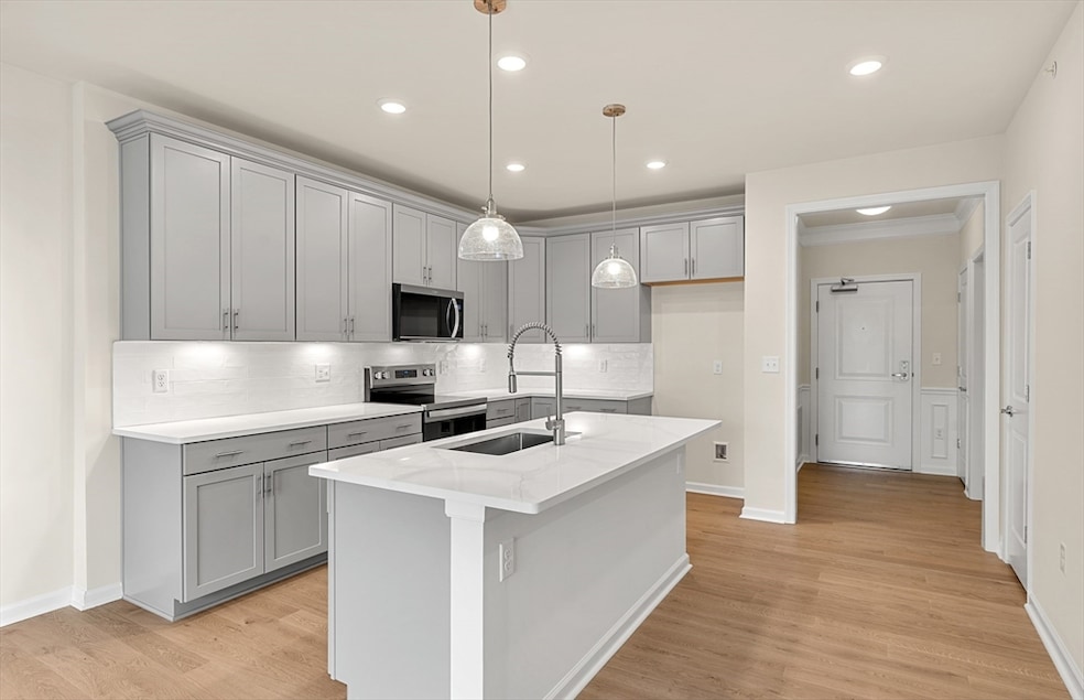 320 Martins Landing unit 103, North Reading, MA 01864 - photo 1